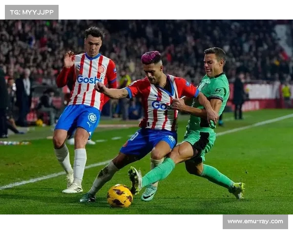 赫罗纳门将加萨尼加失误送点染红,上演另类帽子戏法 赫罗纳门将加萨尼加失误送点染红,上演另类帽子戏法